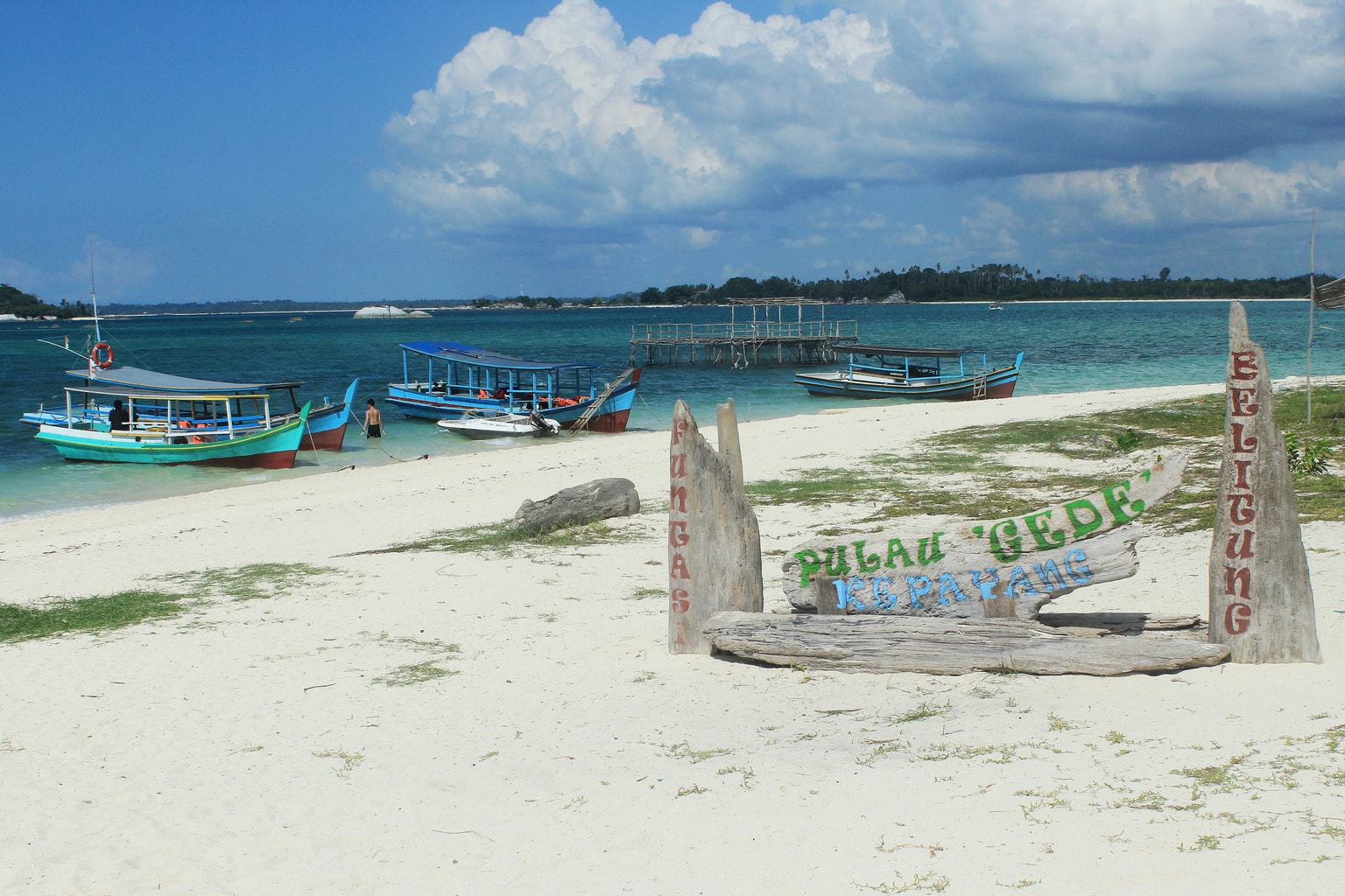 Makan Siang Seafood di Pulau Kepayang