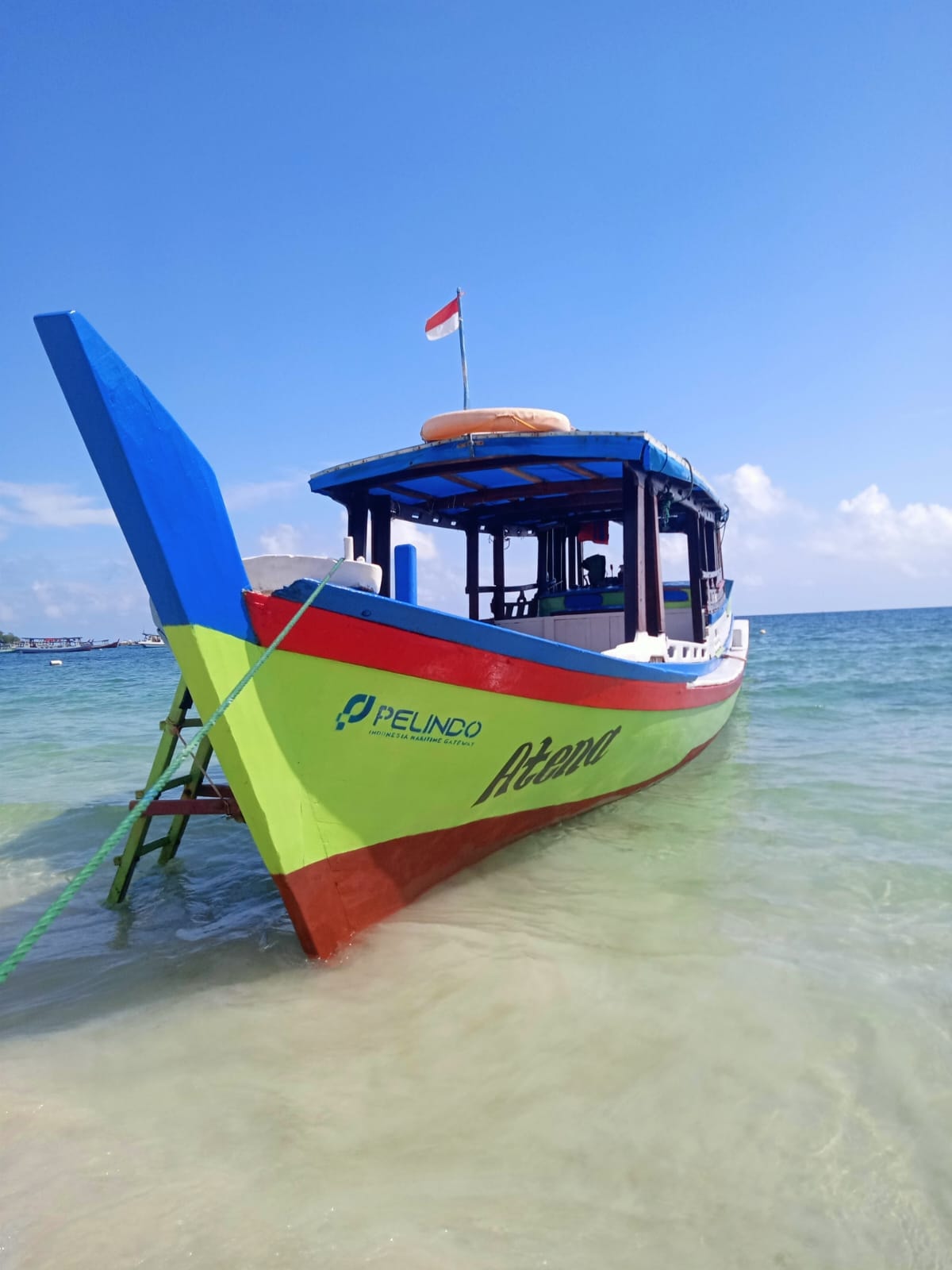 Island-Hopping Boat Rental