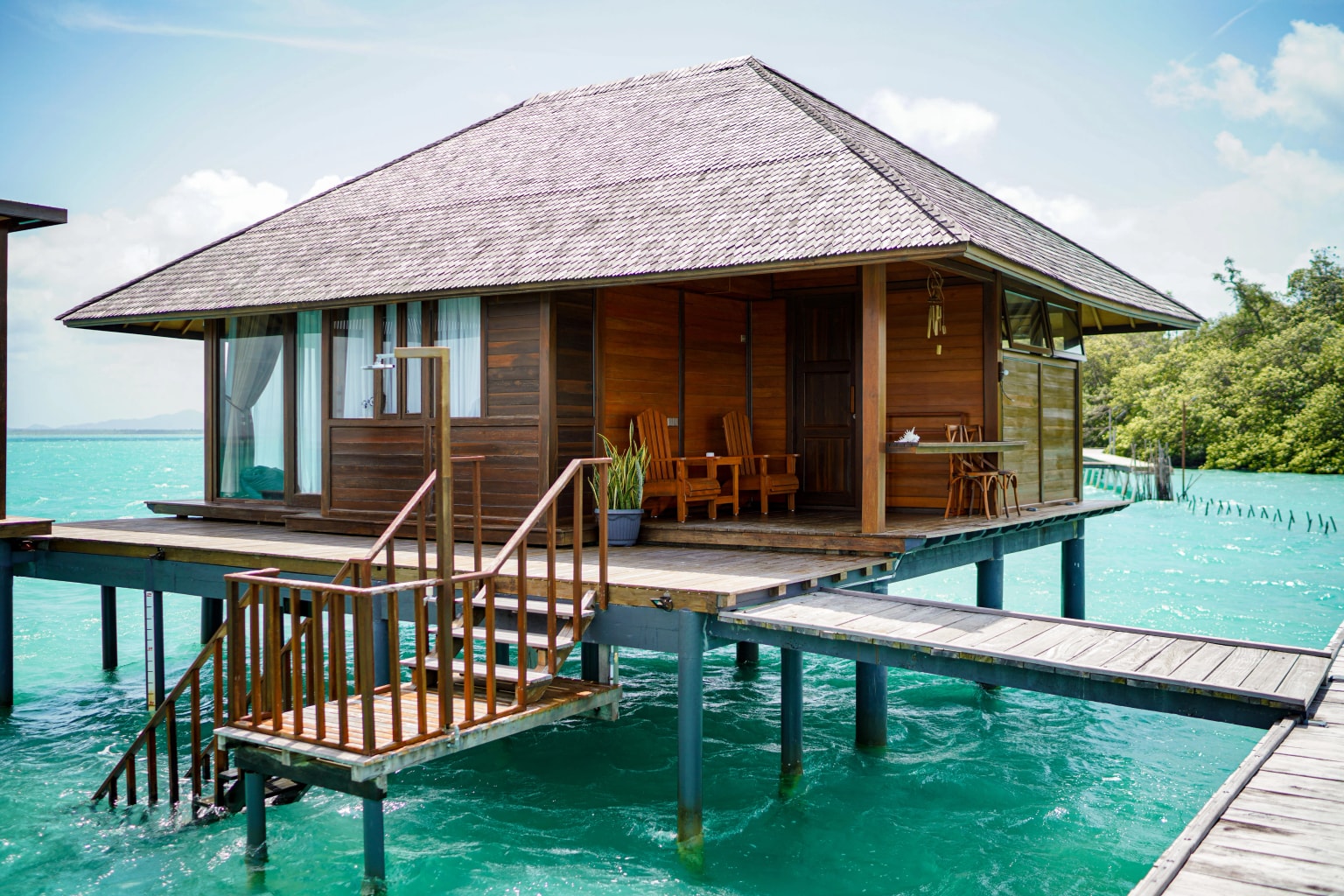 Villa Overwater Premium (4 Tamu) 1